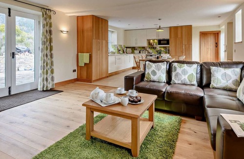 Gilwern Casa | Orchard View in Abergavenny