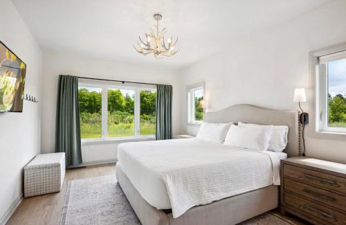 Egg Harbor Casa | Orchard View Retreat by Simple Life Rentals