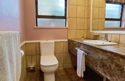 Greater Johannesburg Metropolitan Area Cabina | Orchids Lodge