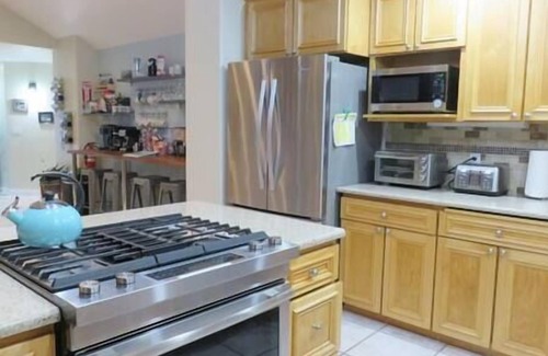 Warrenton Casa | Oregon Coast Gem: Beach, Lake & Family Friendly
