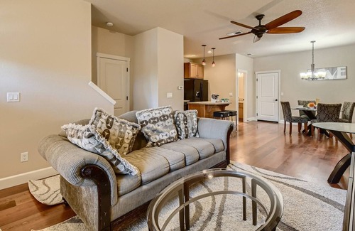 Oregon City Casa | Alojamiento en Oregon Jade: alquiler mensual de 3 habitaciones, sin impuestos