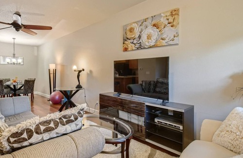 Oregon City Casa | Alojamiento en Oregon Jade: alquiler mensual de 3 habitaciones, sin impuestos
