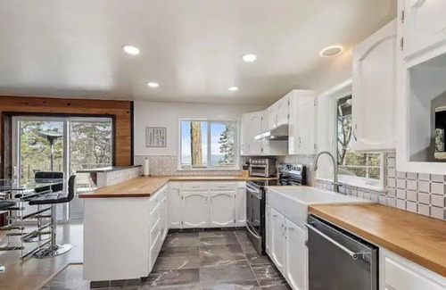 Jacksonville Casa | Oregon Mountain Chalet!