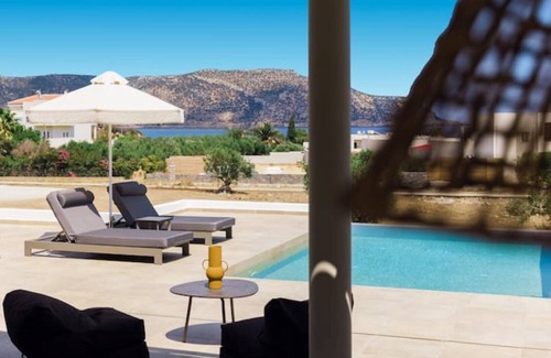Amoopi Villa | Orelia luxury deluxe villa