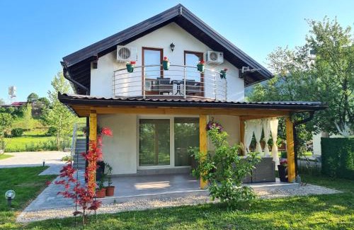 Bihac Casa | Orhidea