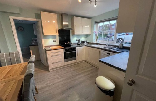 Tea Green Casa | Ori's Double Room near Luton Airport