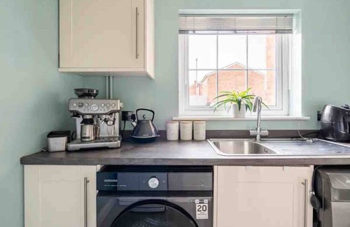 Tea Green Casa | Ori's Double Room near Luton Airport