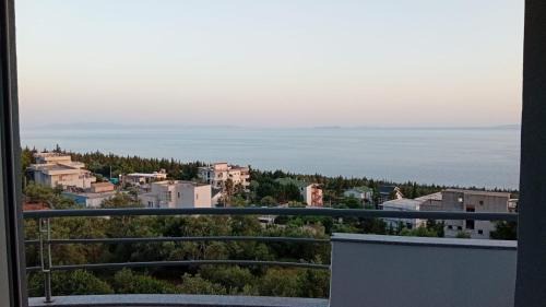Dhermi Apartamento | Oriente Sole
