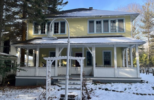 Roaring Brook Cabaña | Cozy cottage in beautiful Harbor Springs!