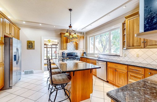 Rotterdam Junction Casa | Original farmhouse with modern upgrades on sustainable working farm