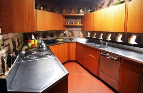 Angell Casa | Original Frank Lloyd Wright Home aislada con Tea House