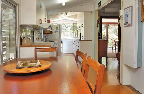 Amity Point Casa | Original house, large gardens in bush setting