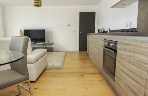 Seafront Cabaña | Orion Marina Sea View Parking by Brighton Holiday Lets