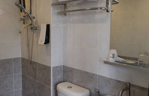 Bandar Puchong Jaya Hotel | Orkid Inn Puchong
