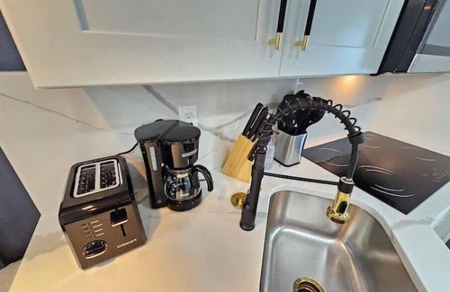 Lawsona - Fern Creek Casa | Orlando Tiny Home near KIA center w Free Parking