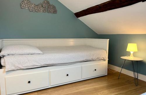 Madeleine-Sermandiere-Chattiere Apartamento | Orleans Triplex with Sauna Parking