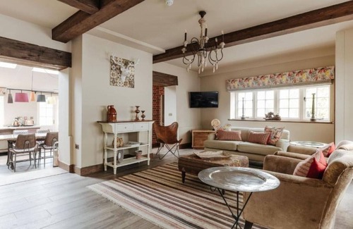 Great Yarmouth Casa | Ormesby Manor - Warm Well Lodge with bkfst