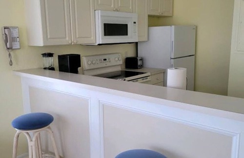 Bostroms Condominio | Ormond Beach escape, 1 bedroom.