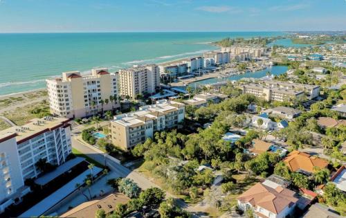 Venice Villa | Ormond Paradise