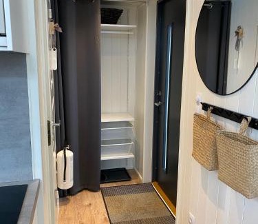 Stenhamra Casa | Orres Guesthouse Stenhamra, Ekerö