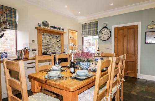 Marybank Cabaña | ORRINSIDE, pet friendly, luxury holiday cottage in Muir Of Ord