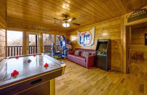 Sevierville Chalet De Esquí | Orso's Cabin~ Views~Location~Theater~Game Room~Hot Tub~5 KING beds