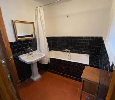 Tautavel Hotel | Os-thel, Chambres à louer