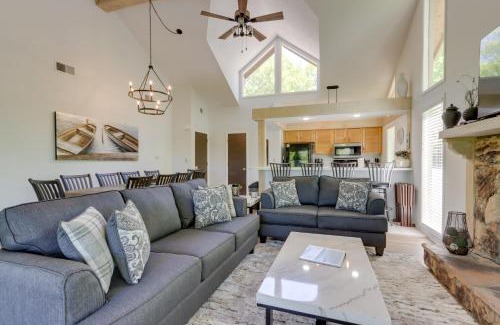 Osage Beach Casa | Osage Beach Vacation Rental with Deck and Grill