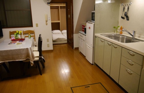 Sumiyoshi Casa | ★ nuevo abierto ★ Llegue a Namba 10 minutos en tren ★ 4 minutos a pie de la estación ★ Casa individual ★ Tatami, habitación de cama ★ Reservado