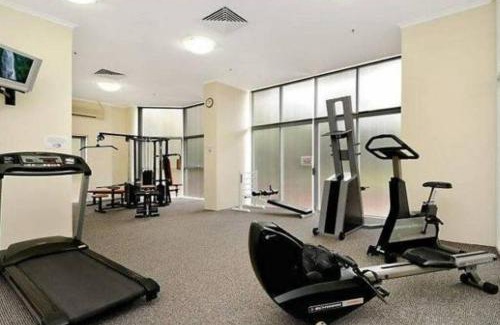 Main Beach Apartamento | Oscar on Main 2B - Heart of Main Beach Ocean Views - Hosted by Coastal Letting Co.