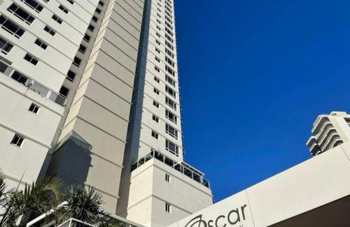 Main Beach Apartamento | Oscar on Main 2B - Heart of Main Beach Ocean Views - Hosted by Coastal Letting Co.