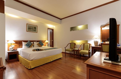 Nguyen Hue Walking Street Hotel | Oscar Saigon Hotel