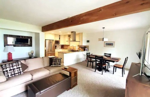 Greenbush Cabaña | Oscoda Cedar Lake updated waterfront beach cottage