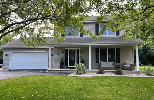 Oshkosh Casa | Oshkosh EAA rental house. 5 minutes from the airport!