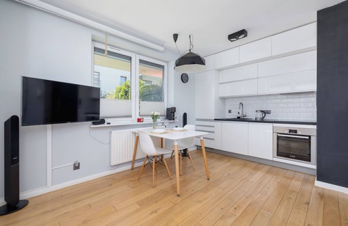 Pradnik Bialy Apartamento | Osiedle Życzeń Apartment by Renters