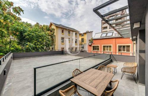 Sofia City Center Apartamento | Oslo: A modern furnished apartment with parking