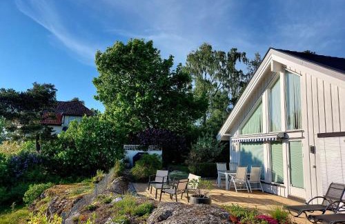 Nesoddtangen Casa | Oslo Fjord views with your own private beach hut at Flaskebekk