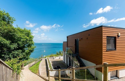 Brixham Cabaña | Osprey 2 - The Cove - sleeps 4 guests in 2 bedrooms