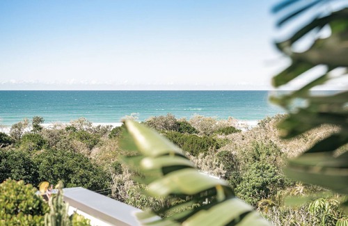 Peregian Beach Casa | Osprey - A luxurious sunrise to start your day