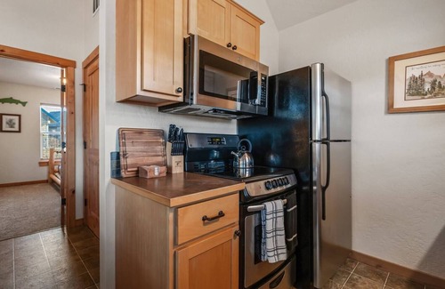Dover Bay Casa | Osprey Catch - Lakefront Beach Bungalow