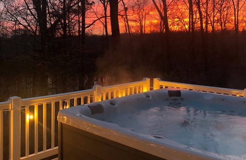 Dovey Luck Casa | Osprey Landing - Hot Tub, Private Home, Two Decks, Dock, Kayaks, and Fire Pit