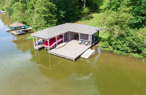 Dovey Luck Casa | Osprey Landing - Hot Tub, Private Home, Two Decks, Dock, Kayaks, and Fire Pit
