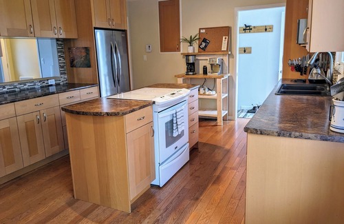 Rideau Lakes Cabaña | Osprey Nest Lakefront -sleeps 12, close to village