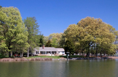 St. Michaels Casa | Osprey Point - Tranquil Waterfront Cottage con piscina y kayaks - ¡Se admiten mascotas!