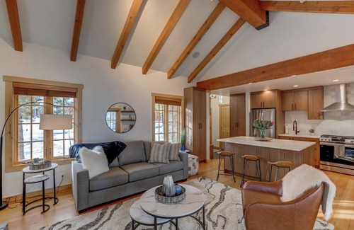 Tamarack Cabaña | Osprey View @ Tamarack Resort | Modern Golf Course Ski In/Out Cottage Near Village | Pet Friendly