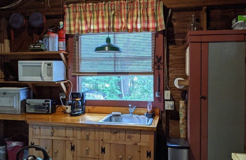 Center Ossipee Cabaña | Ossipee Lake-Front Cottage On Beautiful Beach with Mountain Views