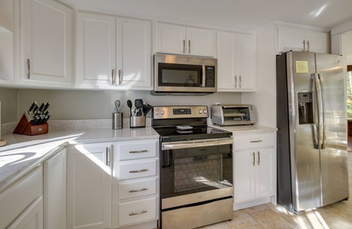Freedom Cabina | Ossipee Lake Retreat ~ 7 Mi to King Pine Ski Area!