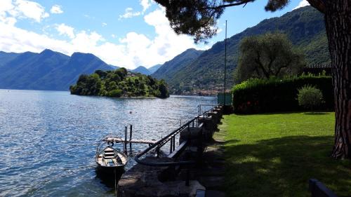 Tremezzina Villa | OSSUCCIO PRIVATE POOL VILLA ON THE LAKE-by Italian Apartments