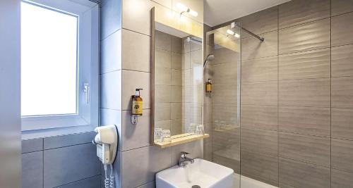 Le Hameau Hotel | Ostal Pau Universite - Sure Hotel Collection by Best Western