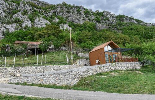 Danilovgrad Municipality Casa | Ostrog Wood House